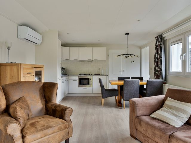 Droompark Buitenhuizen 207, Velsen-Zuid