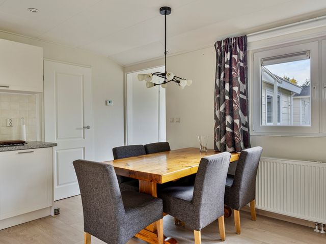 Droompark Buitenhuizen 207, Velsen-Zuid
