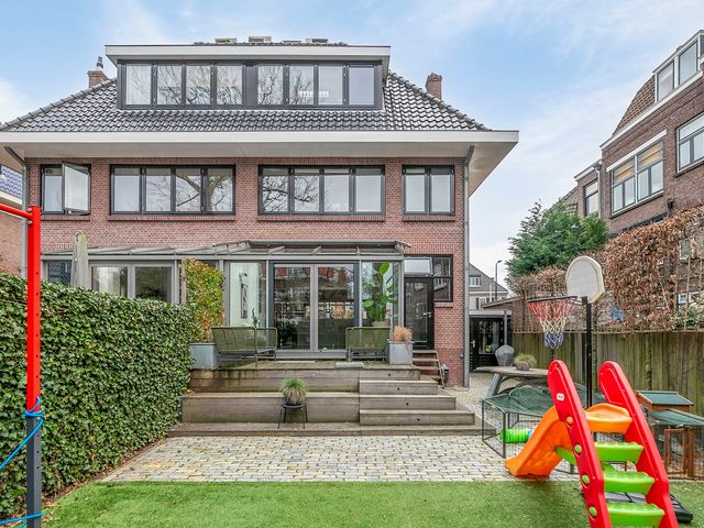 Straatweg 235, Rotterdam