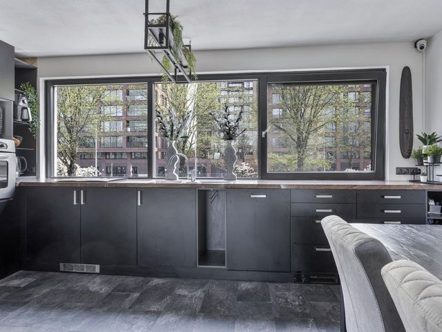 Opera 85, Zaandam