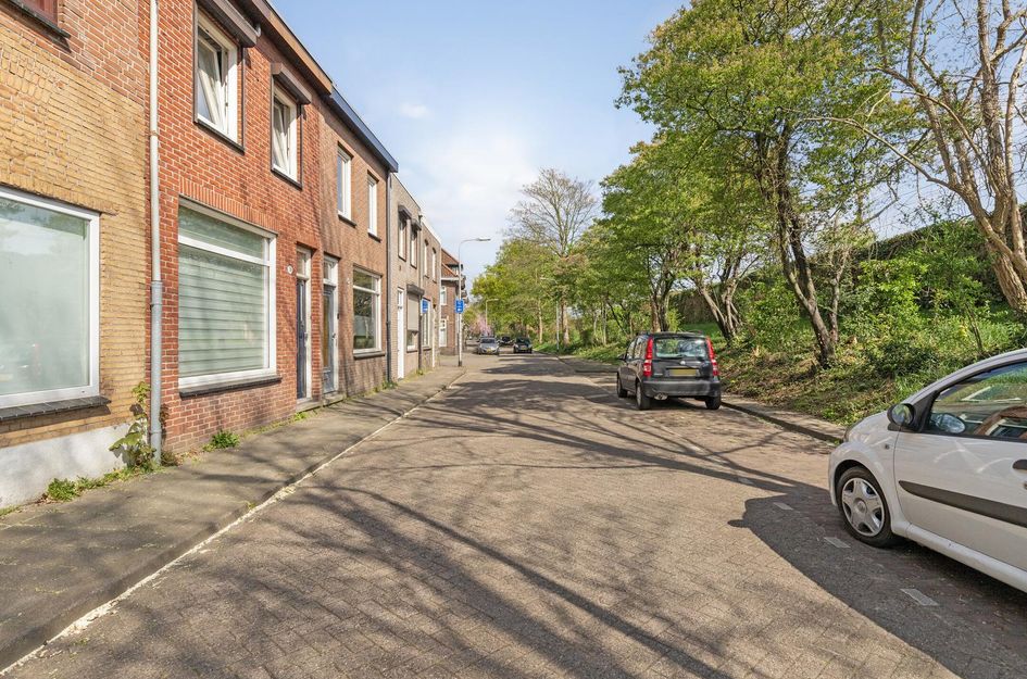 Zuid-Oosterstraat 9