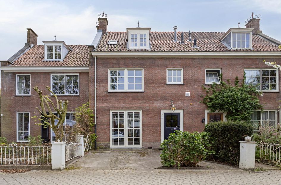 Burgemeester Suijsstraat 8