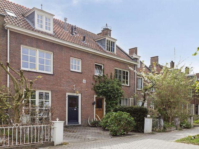 Burgemeester Suijsstraat 8, Tilburg