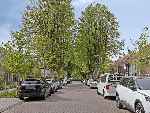 Burgemeester Suijsstraat 8, Tilburg