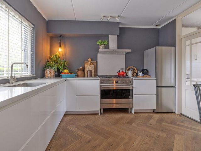 Goudwespmeent 93, Hilversum