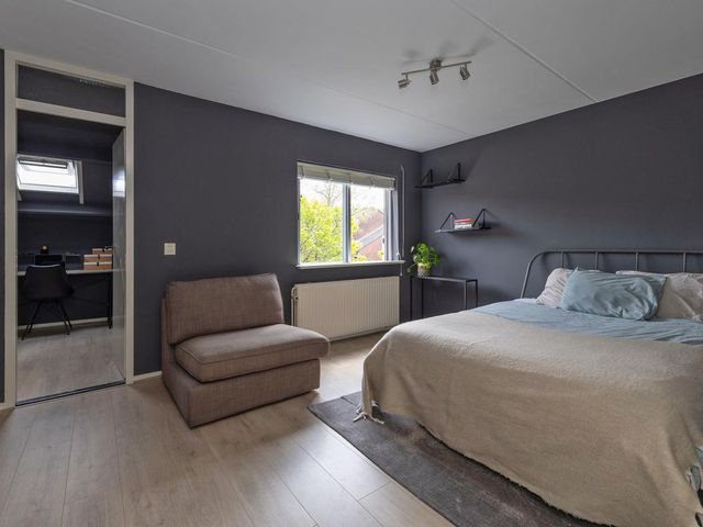 Goudwespmeent 93, Hilversum