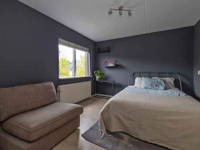 Goudwespmeent 93, Hilversum