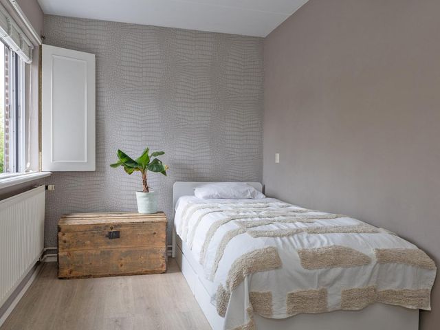 Goudwespmeent 93, Hilversum