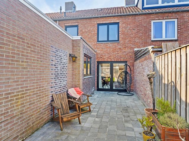 Julianastraat 8, Vogelwaarde