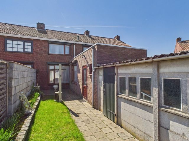 Hulsterloostraat 15, Nieuw Namen