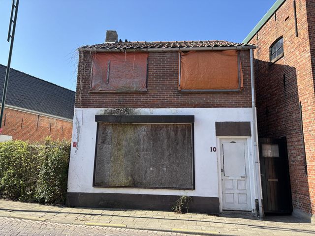 Oostvest 10, Sint-Maartensdijk