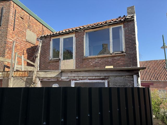 Oostvest 10, Sint-Maartensdijk