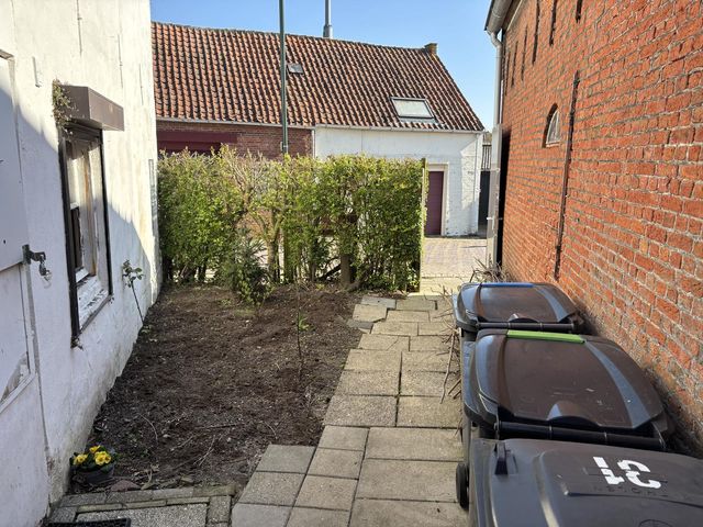 Oostvest 10, Sint-Maartensdijk