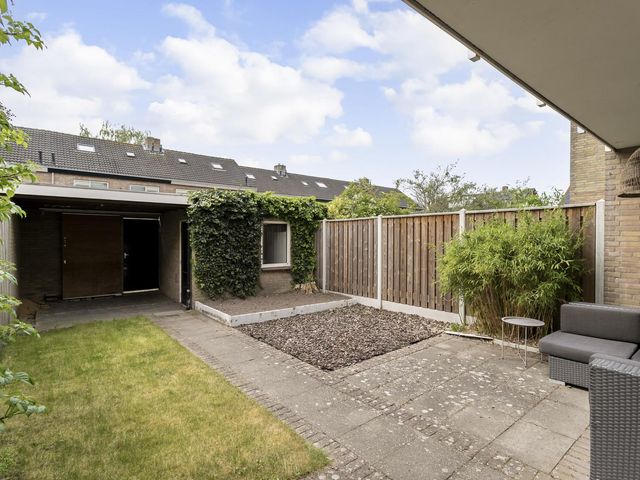 Nassaustraat 12, Rijsbergen