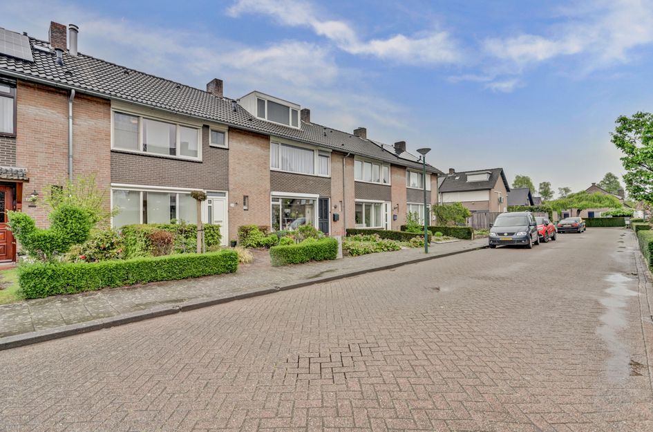 Mollenstraat 24