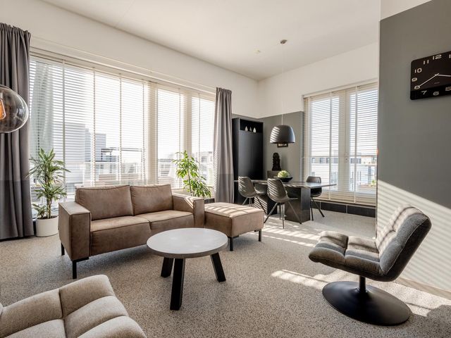 Beneluxlaan 897, Almere