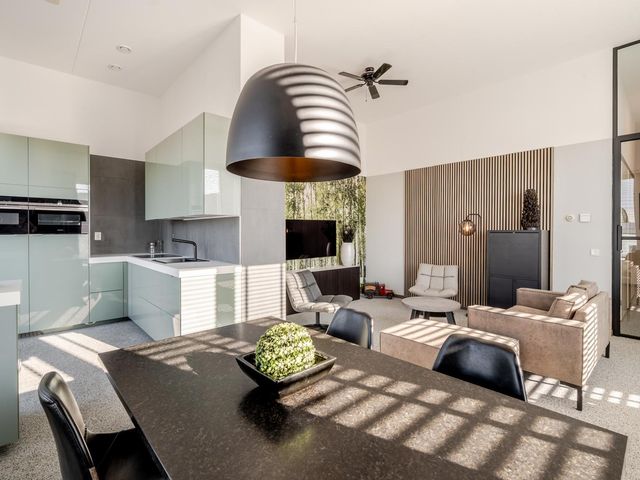 Beneluxlaan 897, Almere