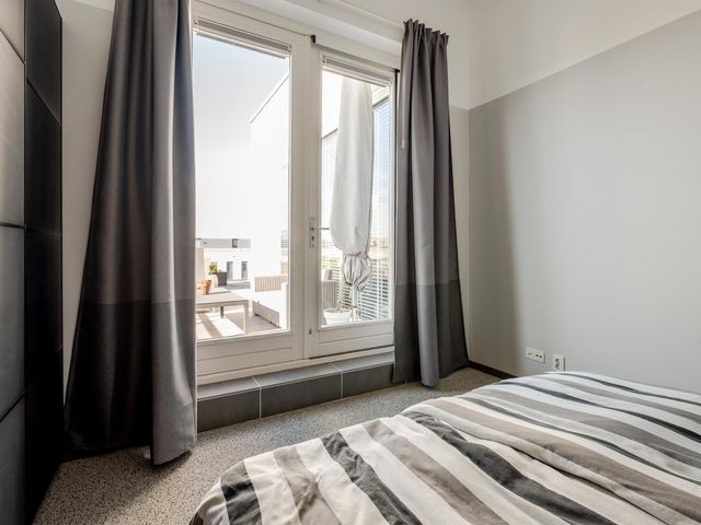 Beneluxlaan 897, Almere