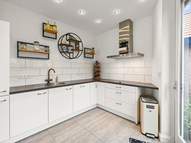 Seramstraat 1, Wormerveer