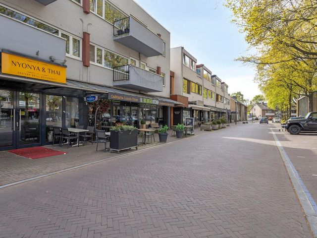 Raadhuisplein 10, Son en Breugel