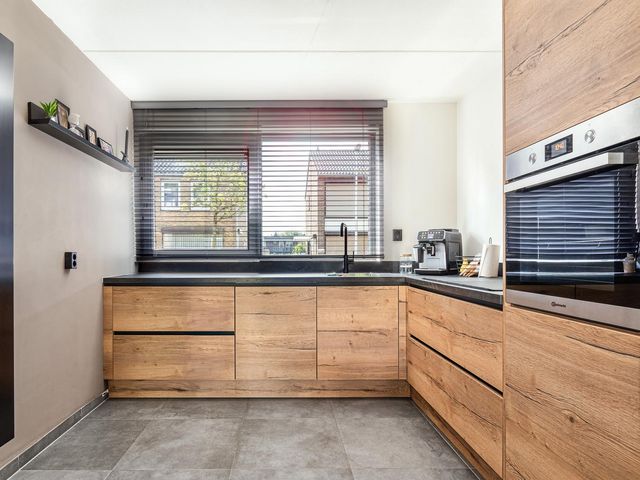 Weustenraedtstraat 81, Hoensbroek