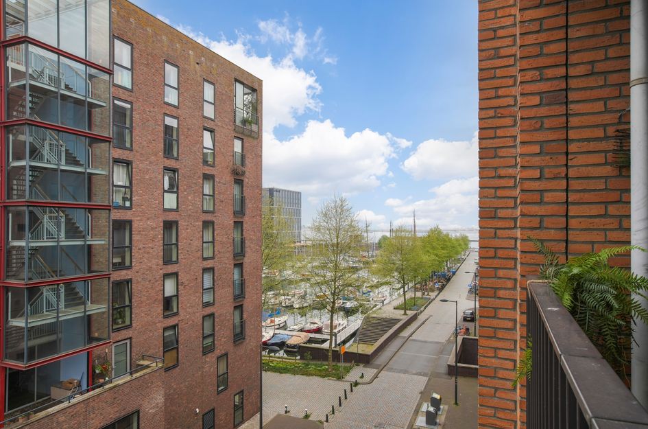 Eva Besnyöstraat 67