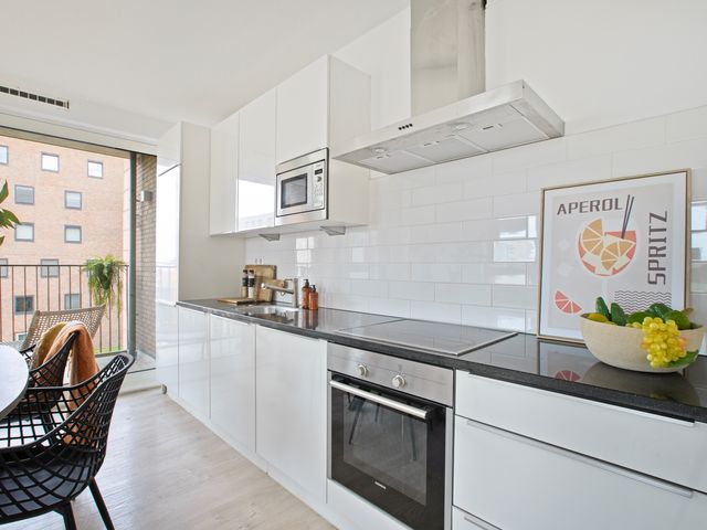Eva Besnyöstraat 67, Amsterdam