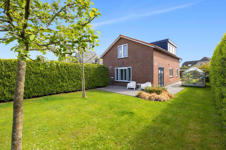 v d Meerweg 39