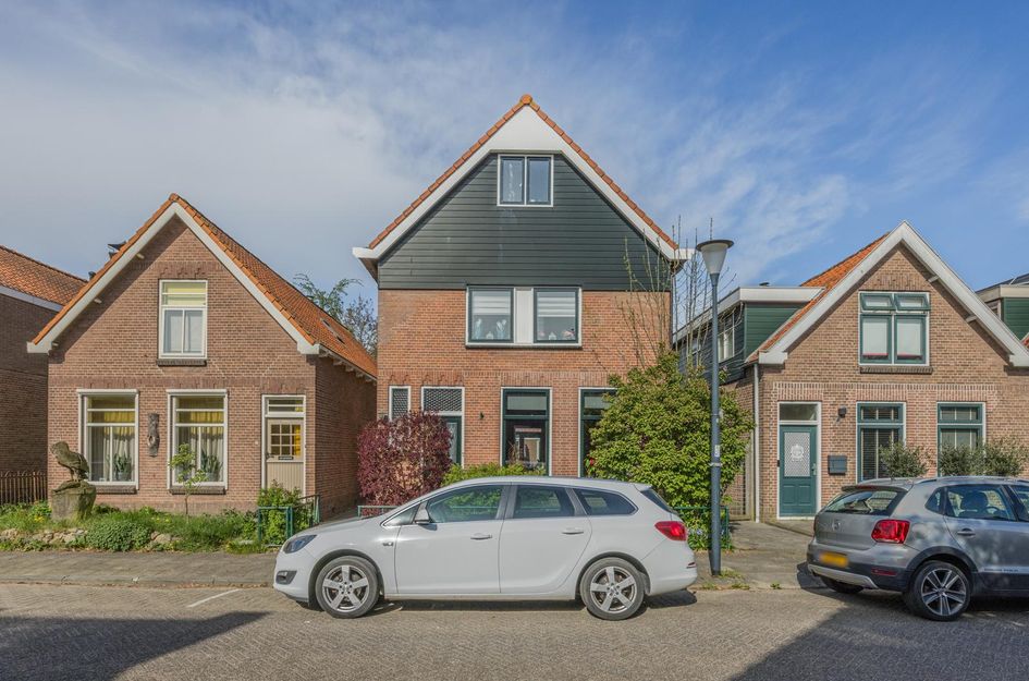 Emmastraat 11