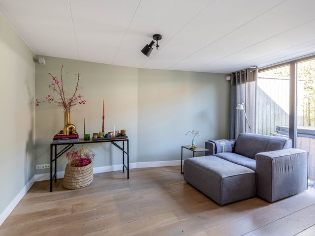 Tirionstraat 1, Zevenhuizen