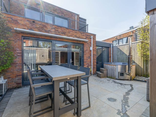 Tirionstraat 1, Zevenhuizen