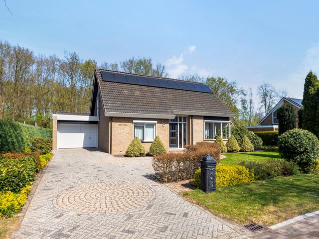 Korhoenlaan 30, Weiteveen