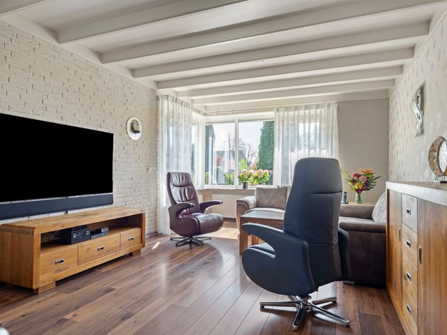 Korhoenlaan 30, Weiteveen