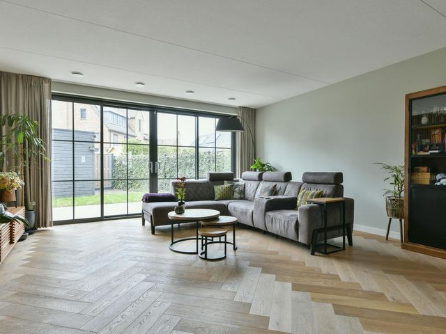 Laan van Tudor 271, Hoofddorp