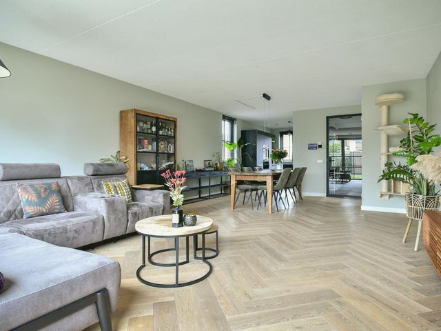 Laan van Tudor 271, Hoofddorp