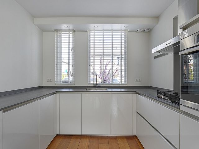 Schouw 36, Oud-Beijerland