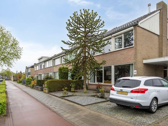 Michiel de Ruijterstraat 15, Best