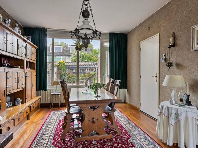 Michiel de Ruijterstraat 15, Best