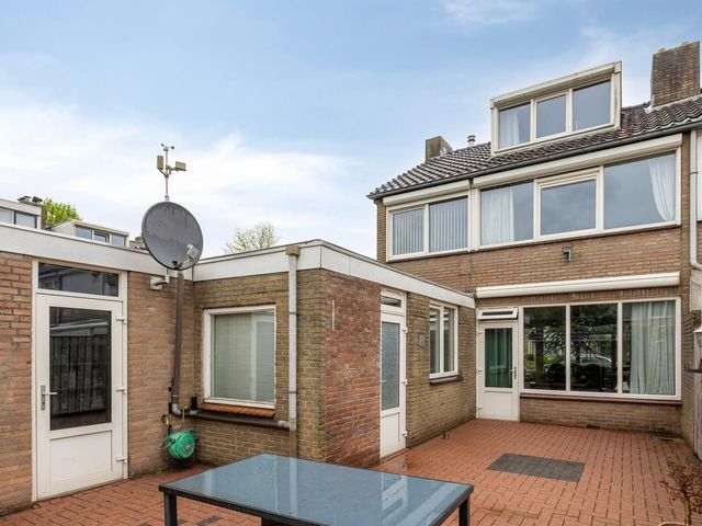 Michiel de Ruijterstraat 15, Best