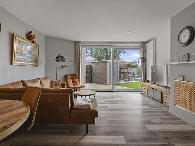 Middelzand 5806, Julianadorp
