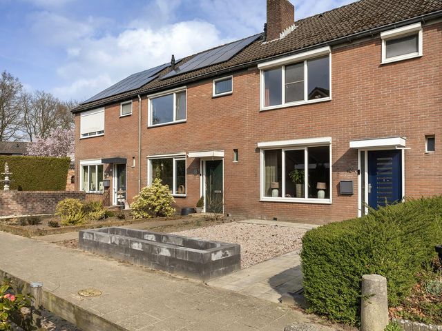Uithof 42, Schoonebeek
