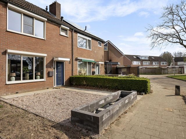 Uithof 42, Schoonebeek