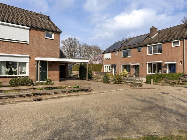 Uithof 42, Schoonebeek