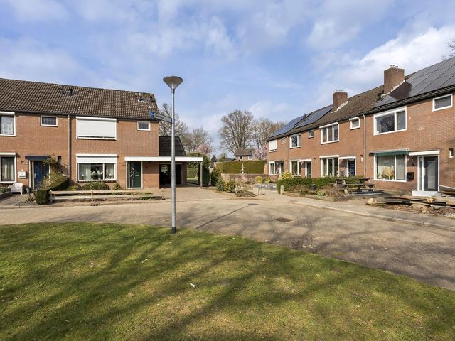 Uithof 42, Schoonebeek