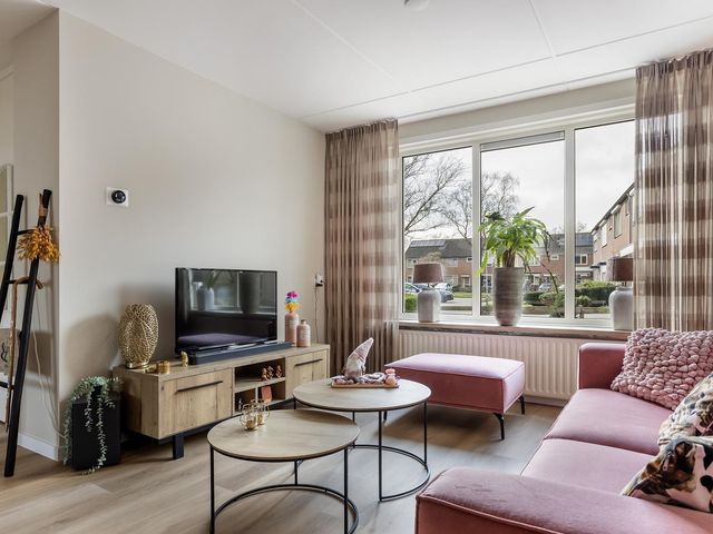 Uithof 42, Schoonebeek