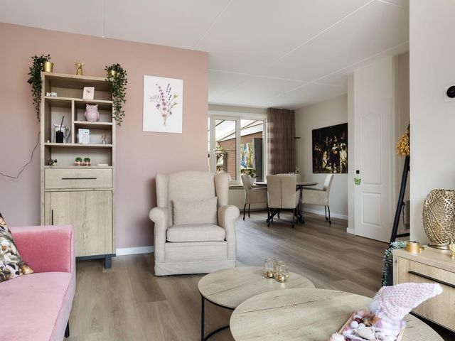Uithof 42, Schoonebeek