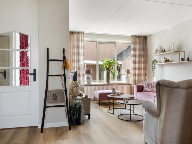 Uithof 42, Schoonebeek