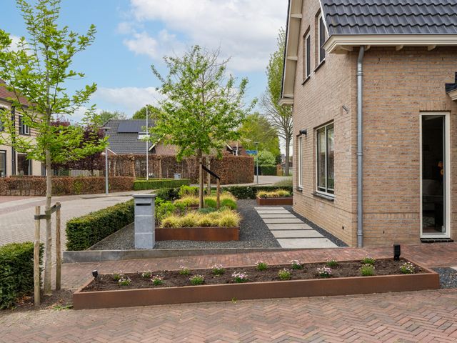 Hugo De Grootstraat 1, Poederoijen