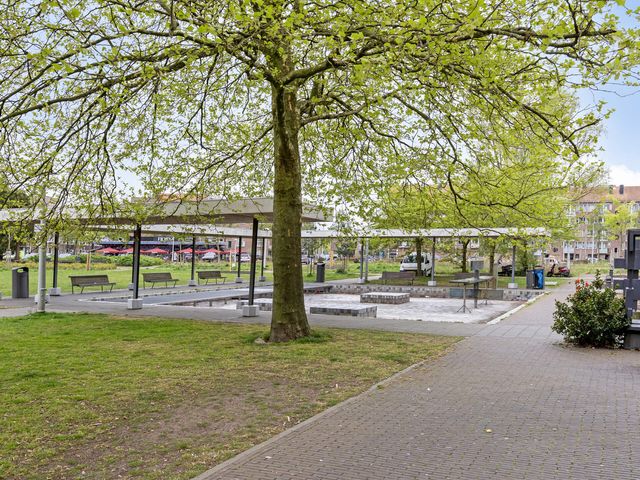 Bos en Lommerplantsoen 25B, Amsterdam