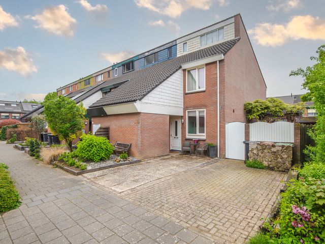Goudenregenstraat 15, Duiven